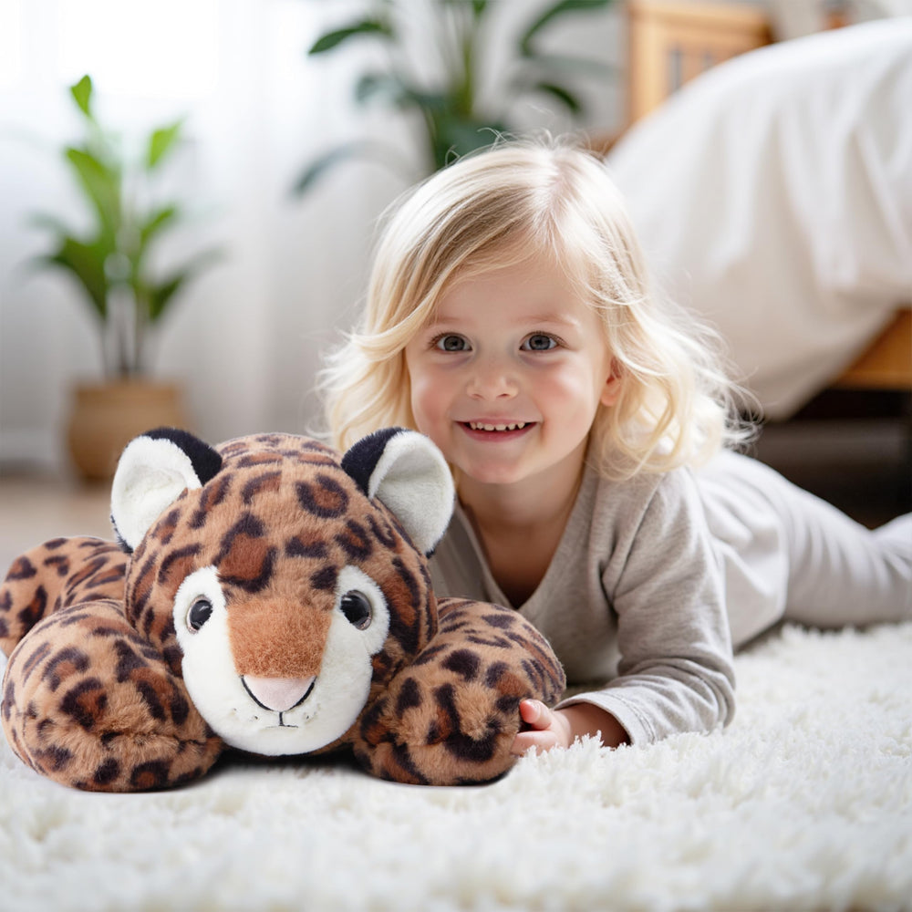 Niuniu Daddy soft leopard plush showcases inviting hug appeal at home.