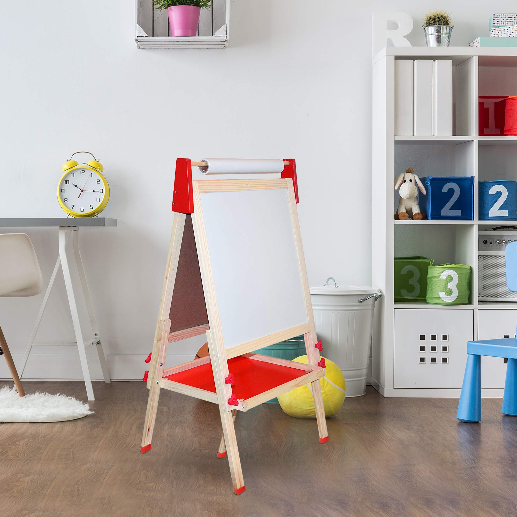 Art tray and organization features of Number 1 in Gadgets deluxe easel