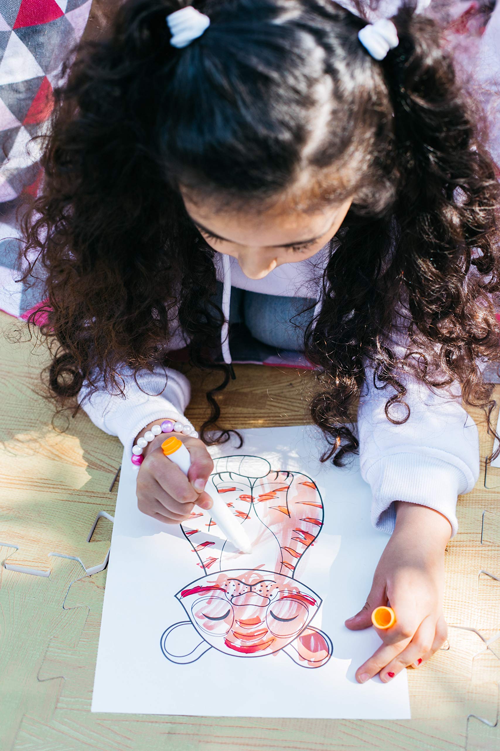 NuFun Activities one-sided coloring surface prevents bleed-through during coloring.
