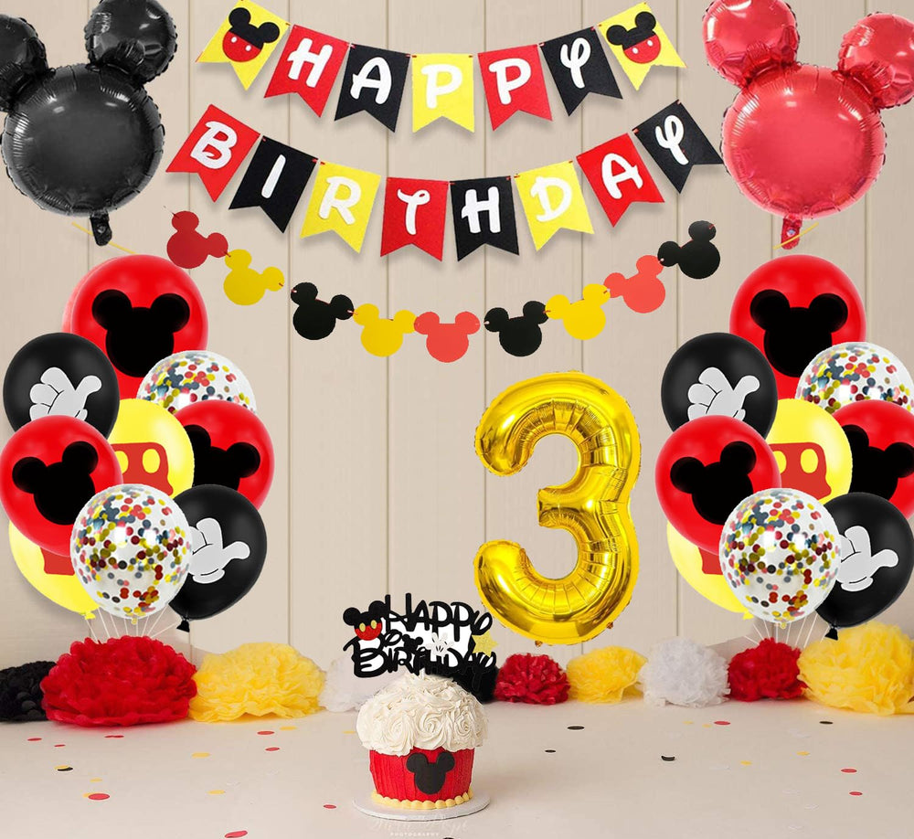 Nyhpar cake topper adds a charming focal hint to desserts.