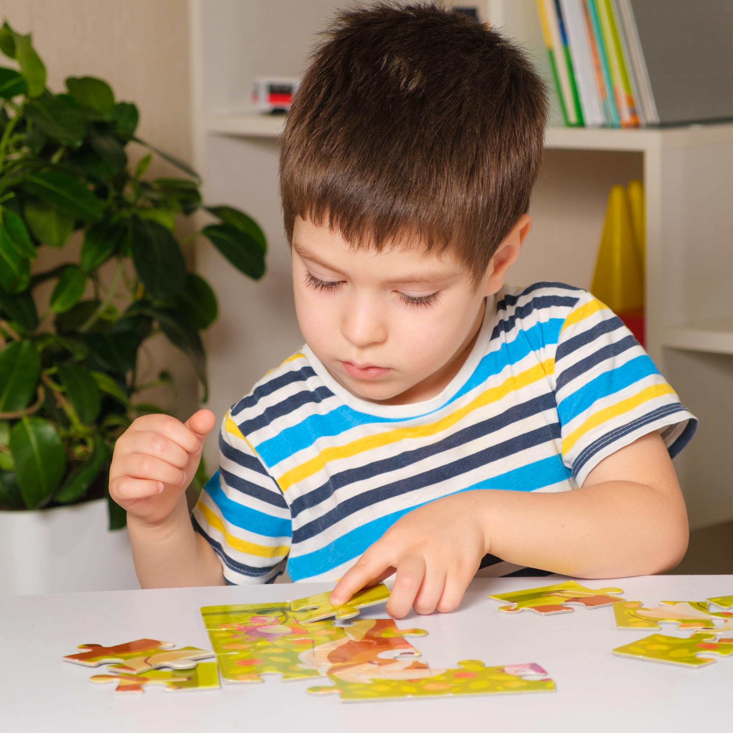 OCTERIC travel puzzle box image emphasizes portability and quick engagement for kids.