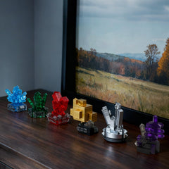 Oeasic Geology Crystal Building Set Beryl model showcasing translucent facets