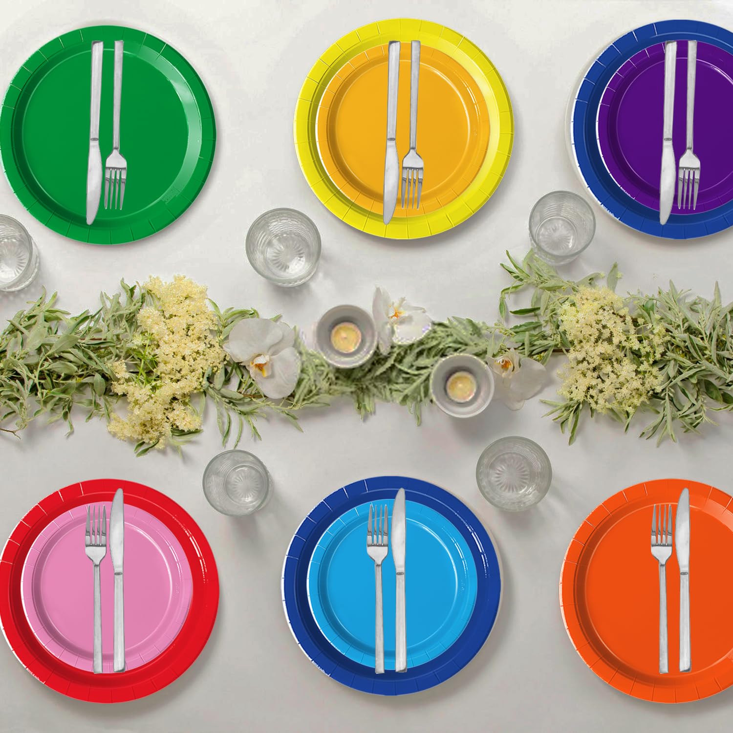 Oigco disposable party plates and napkins for quick cleanup.
