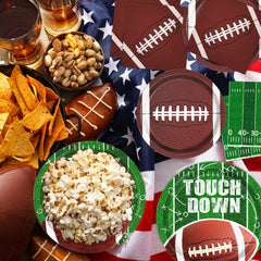 Oigco disposable tableware simplifies post-game cleanup after the party.