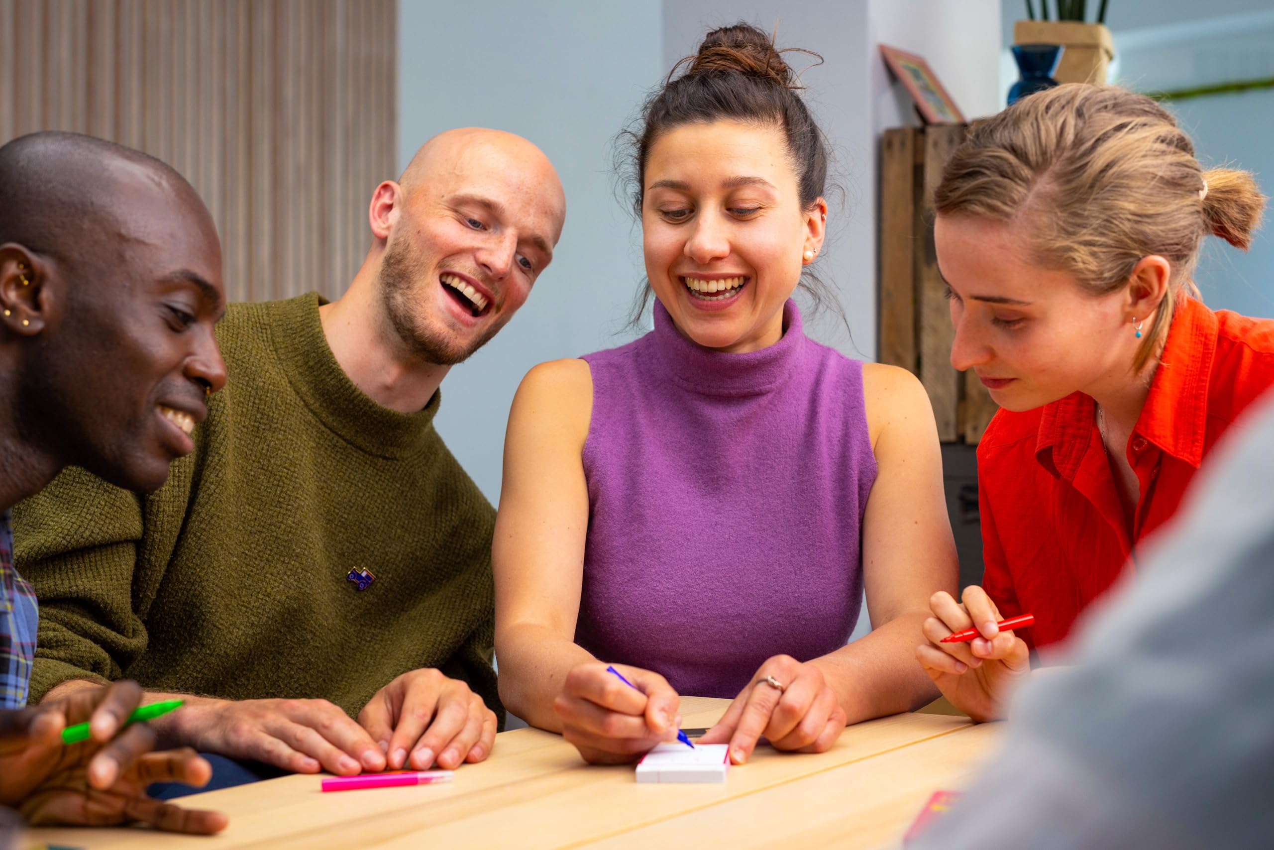 Oink Games hidden artist identity; players spot the impostor with tactful clues.