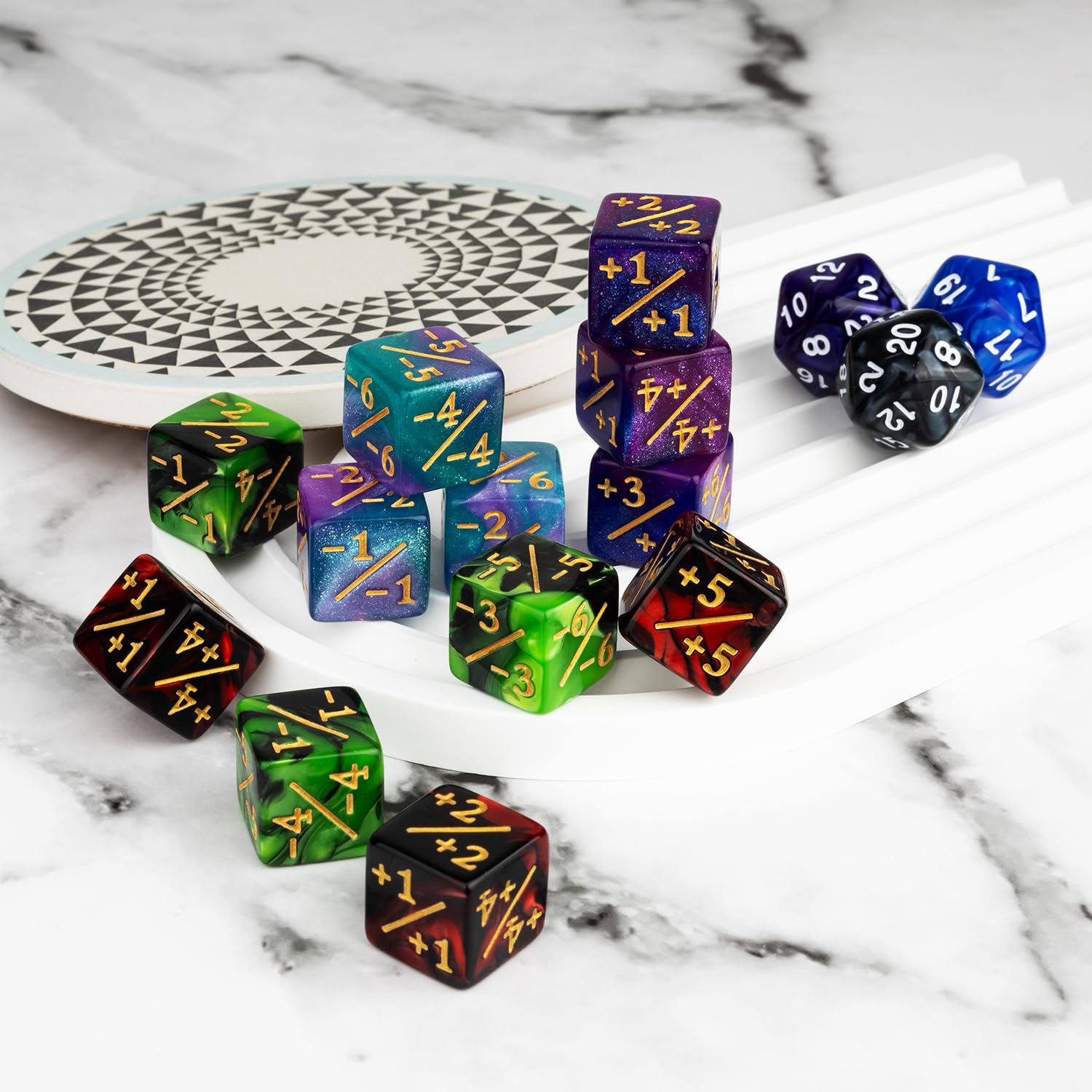 ORUNI 20mm D20 dice for precise life and damage checks.