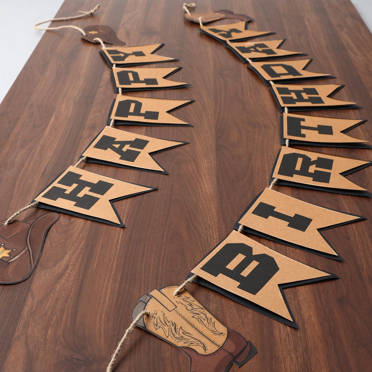 Oudain Western birthday banner for quick, festive wall display.