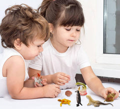 OuMuaMua dolphins and turtles figures support imaginative water play.