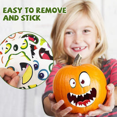 OuMuaMua tiny pumpkin decorations brighten trick-or-treat bags.