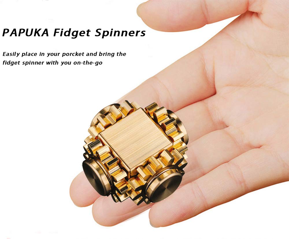 PAPUKA gear-linkage spin close-up demonstrates smooth rotation for mindful breaks.