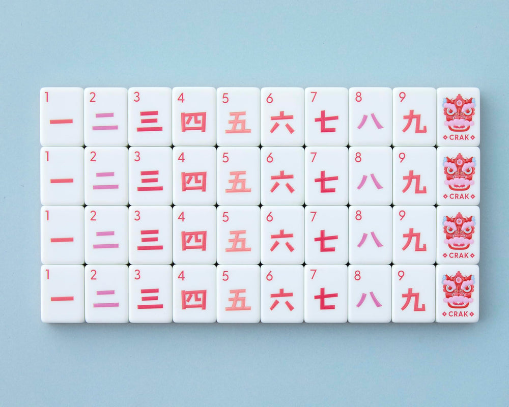 Paradise travel bag keeps tiles organized and portable for on-the-go sessions.