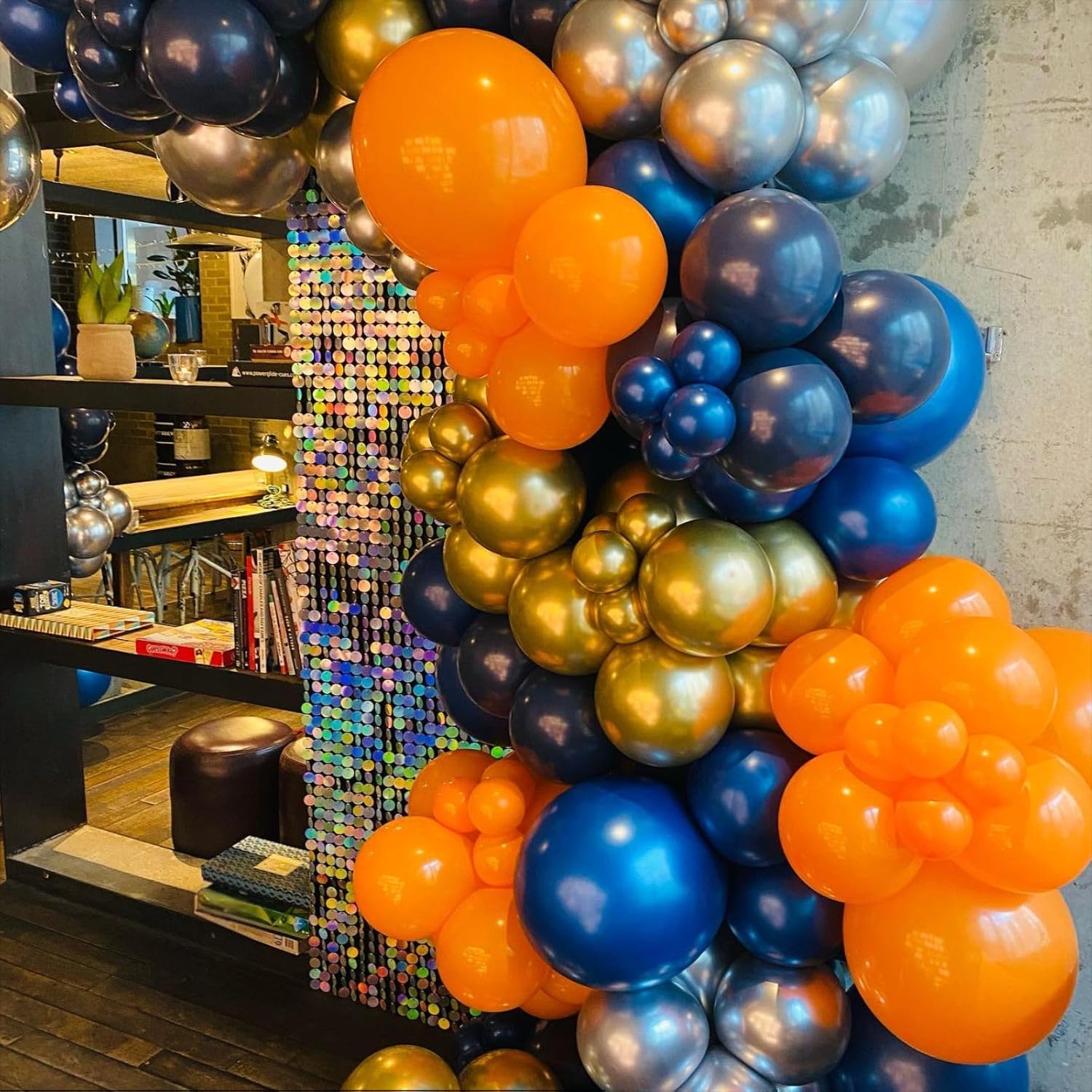 Paready navy blue balloons add contrast for elegant event accents.