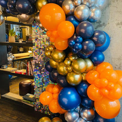 Paready navy blue balloons add contrast for elegant event accents.