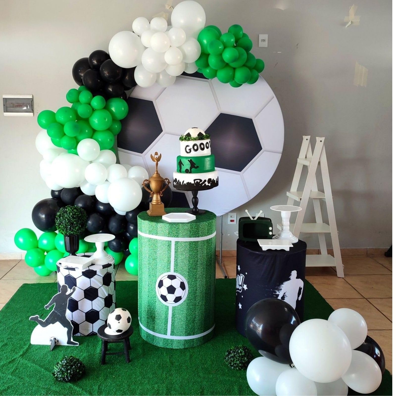 Paready ribbon decoration with balloons for easy DIY balloon arches.