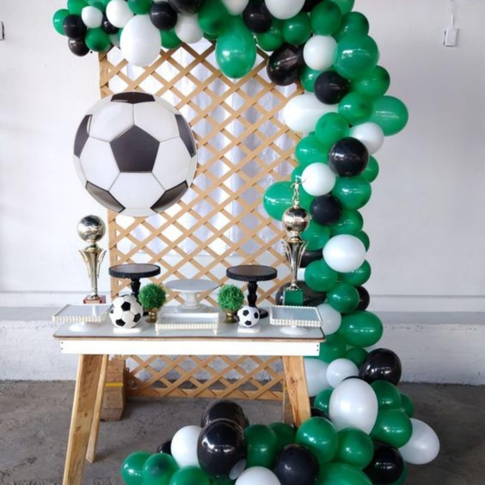 Paready video game theme balloons ideal for gaming party setup.