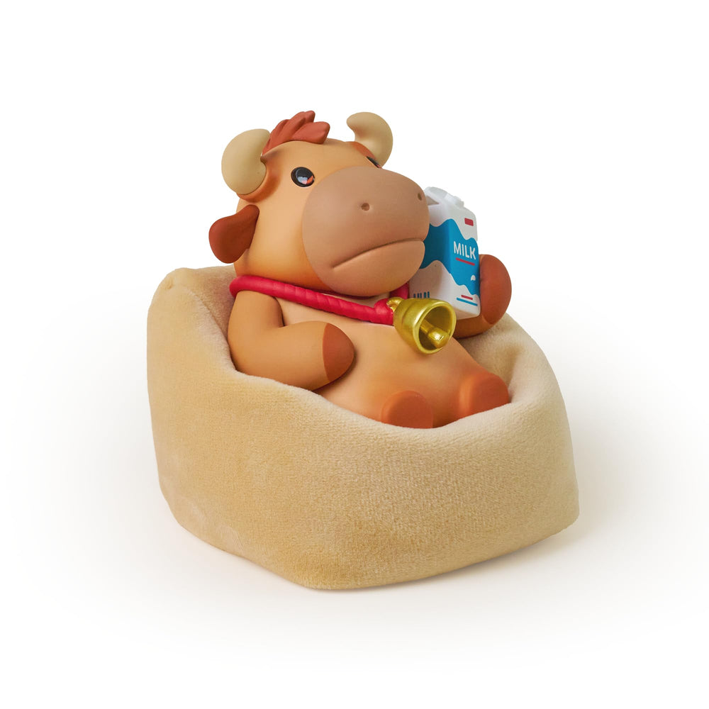 3.35 inch figure fits your desk or shelf on Valiente