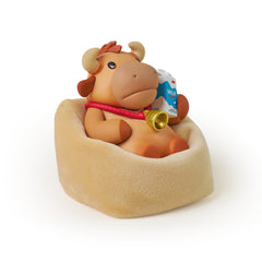 3.35 inch figure fits your desk or shelf on Valiente