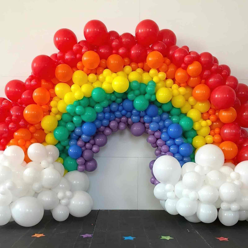 PartyWoo baby shower decor uses vibrant rainbow colors for lively environments.
