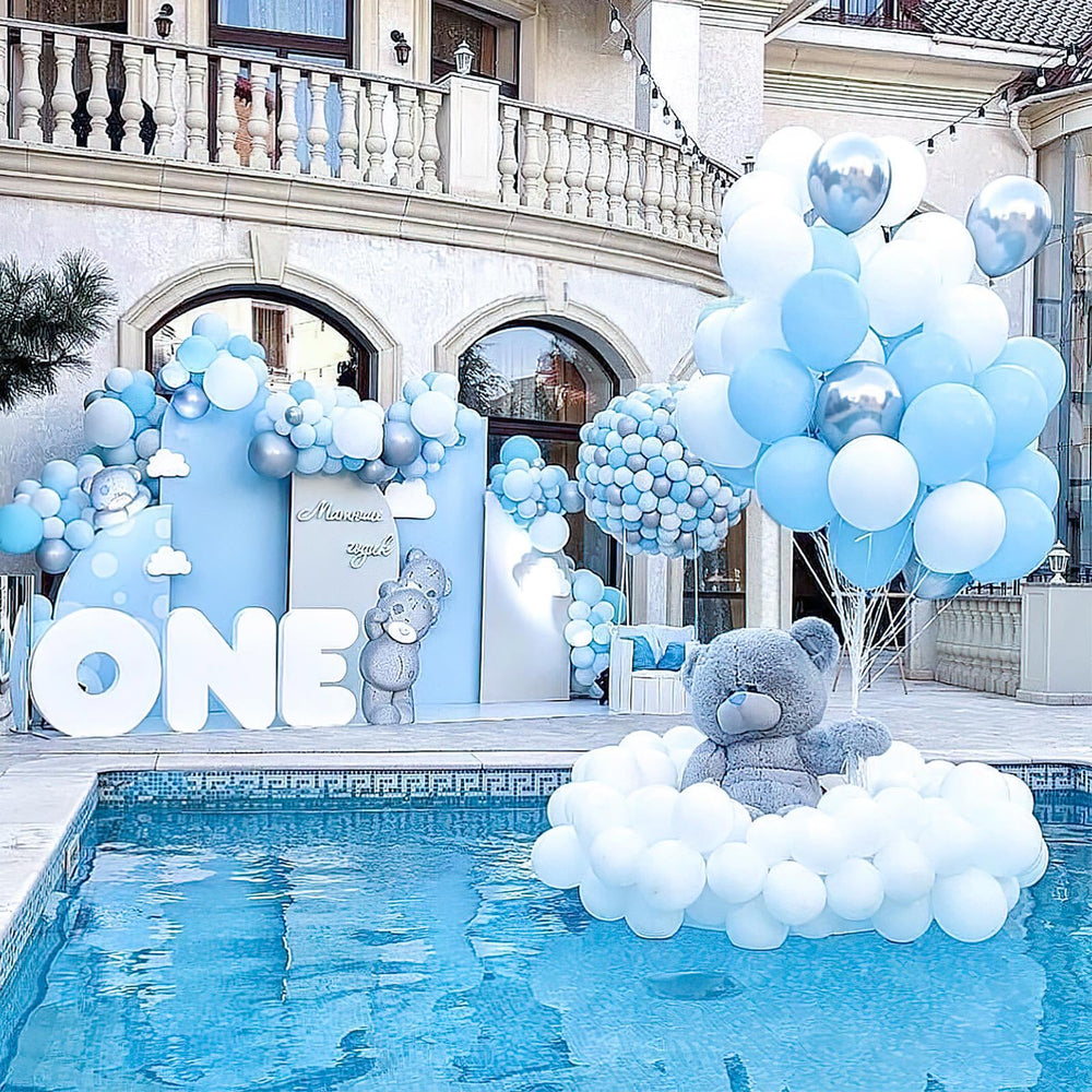 PartyWoo light blue balloons great for graduations and festive milestones.