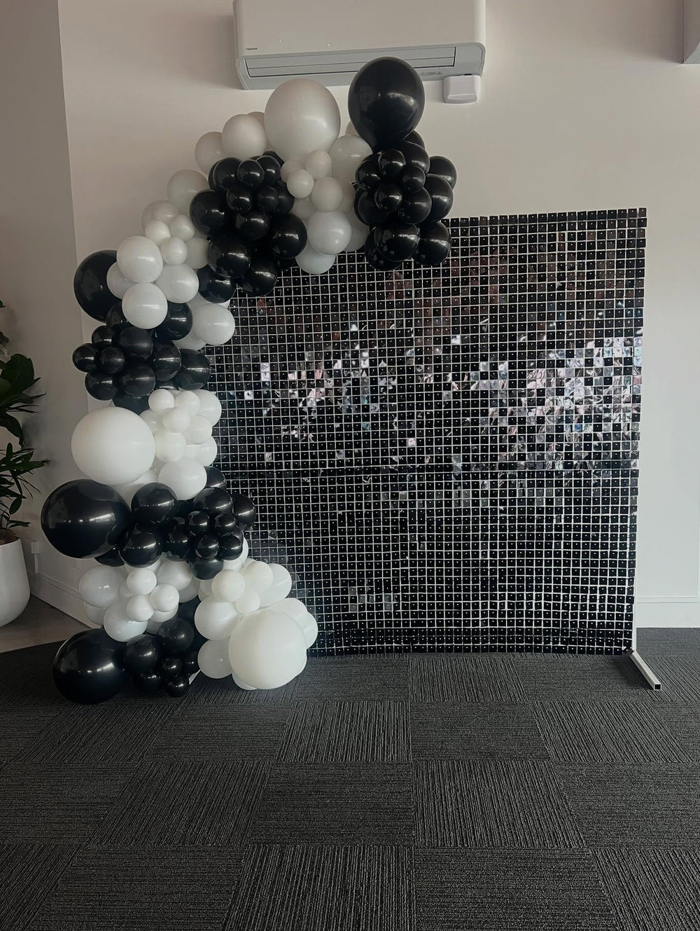 PATYDECRO balloon backdrop idea for photos and events.