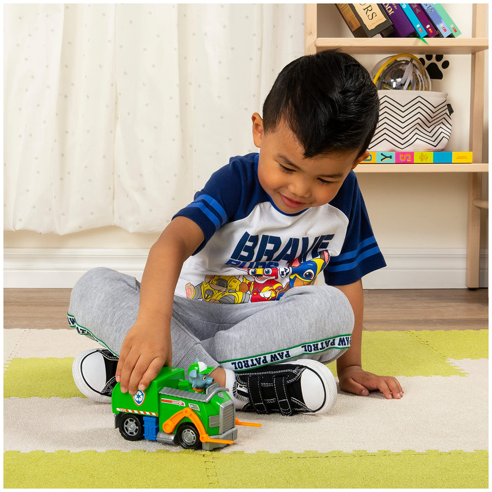 PAW Patrol recycling vehicle opening tailgate for loading play