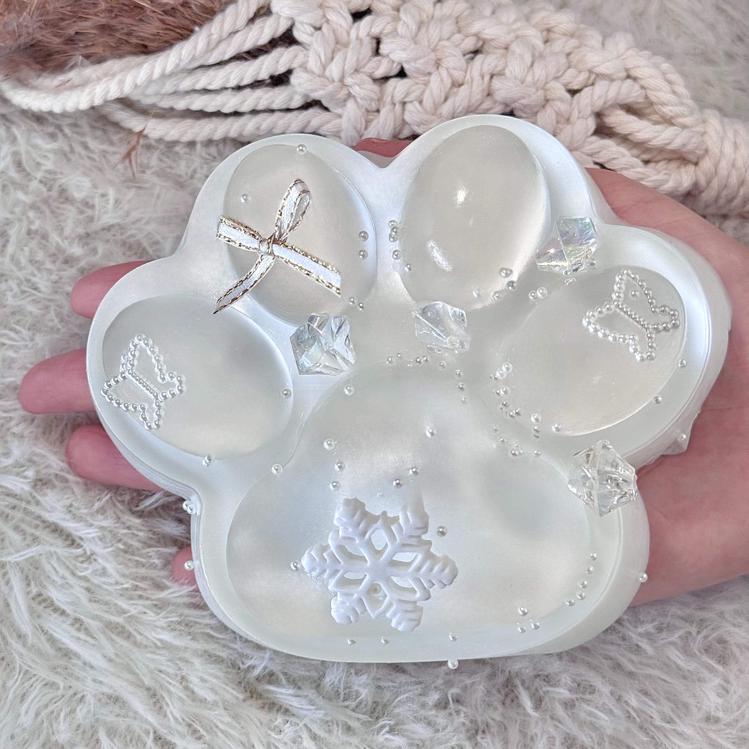 Pawfect Tail Big Taba Paw with transparent upper layer, eye-catching desk decor.