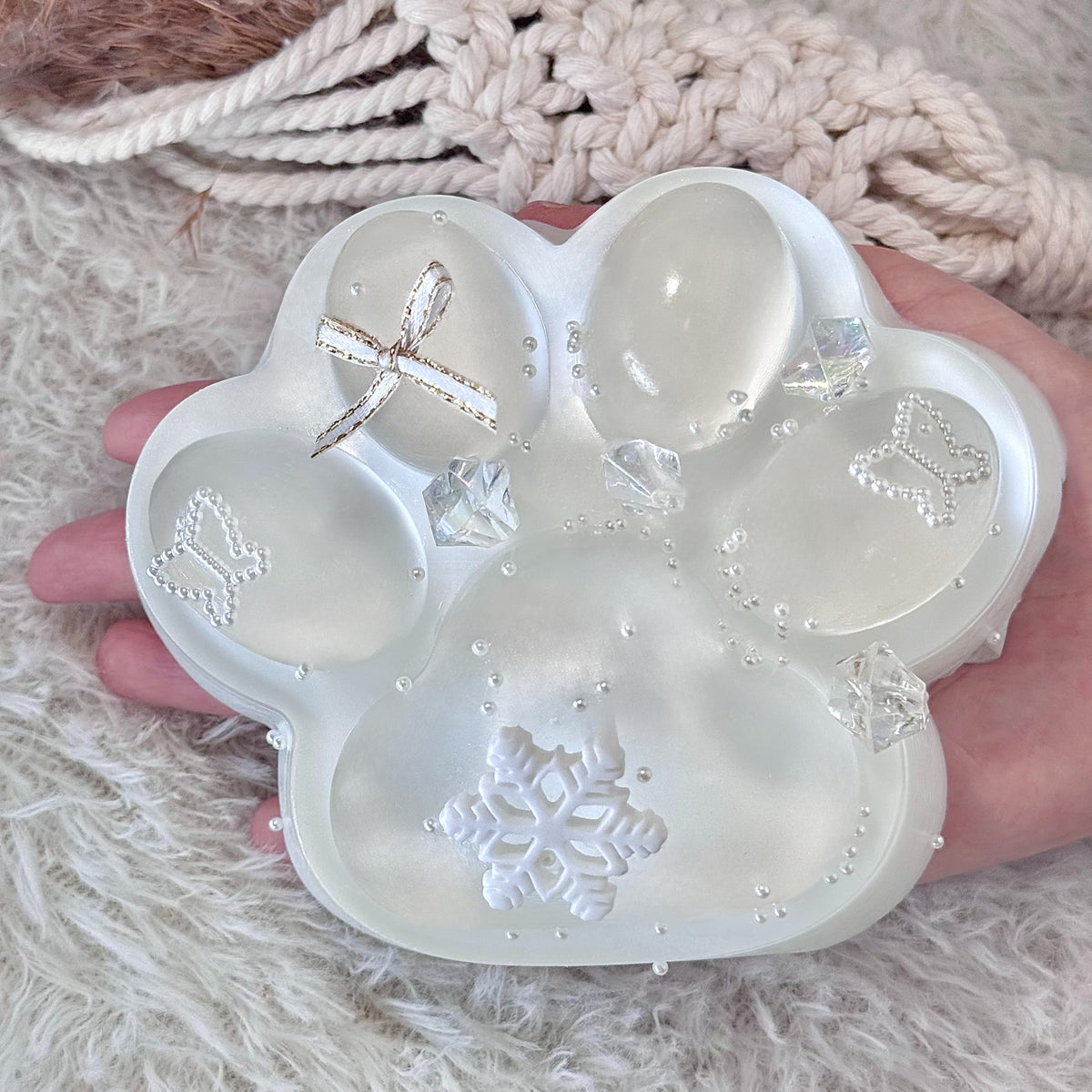Pawfect Tail Big Taba Paw with transparent upper layer, eye-catching desk decor.