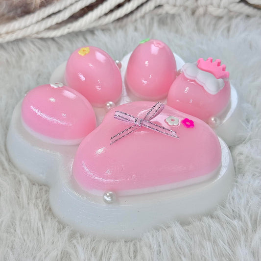 Decorative accents on Pawfect Tail Big Taba Squishy Paw for kawaii decor