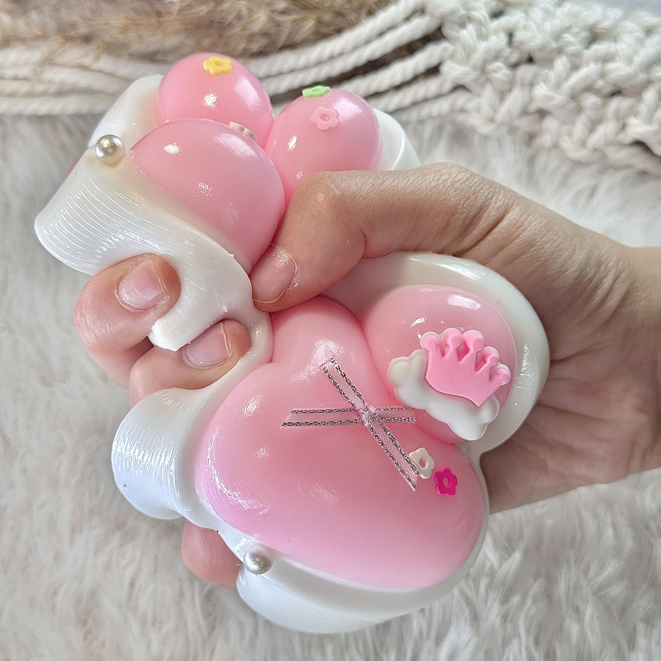 Packaging of Pawfect Tail Big Taba Squishy Paw