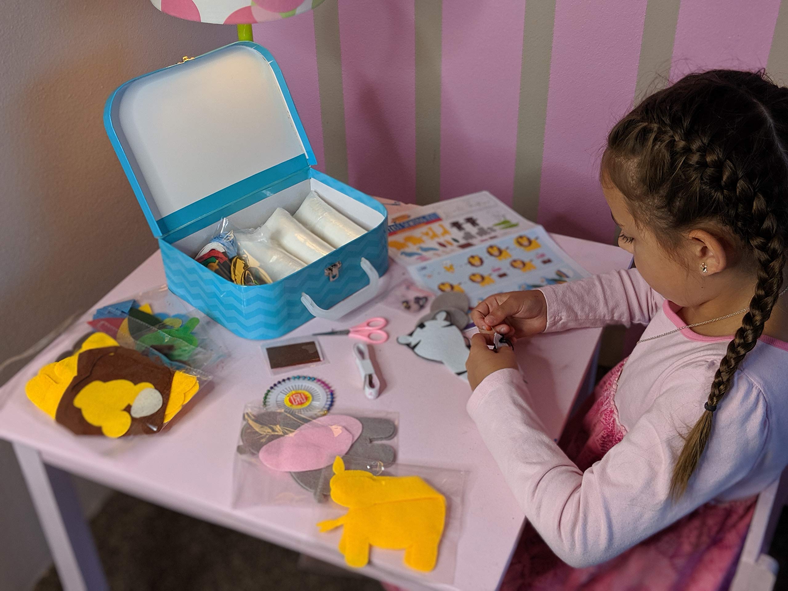 Peachy Keen Crafts carrying case neatly organizes supplies