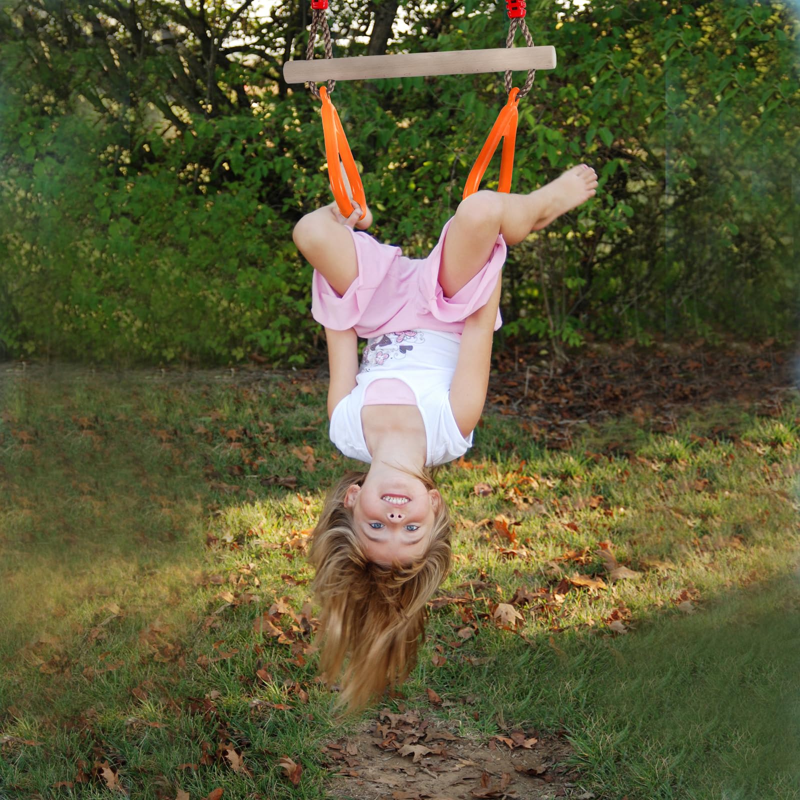 PELLOR kids hanging on trapeze bar showcasing safe, engaging play.