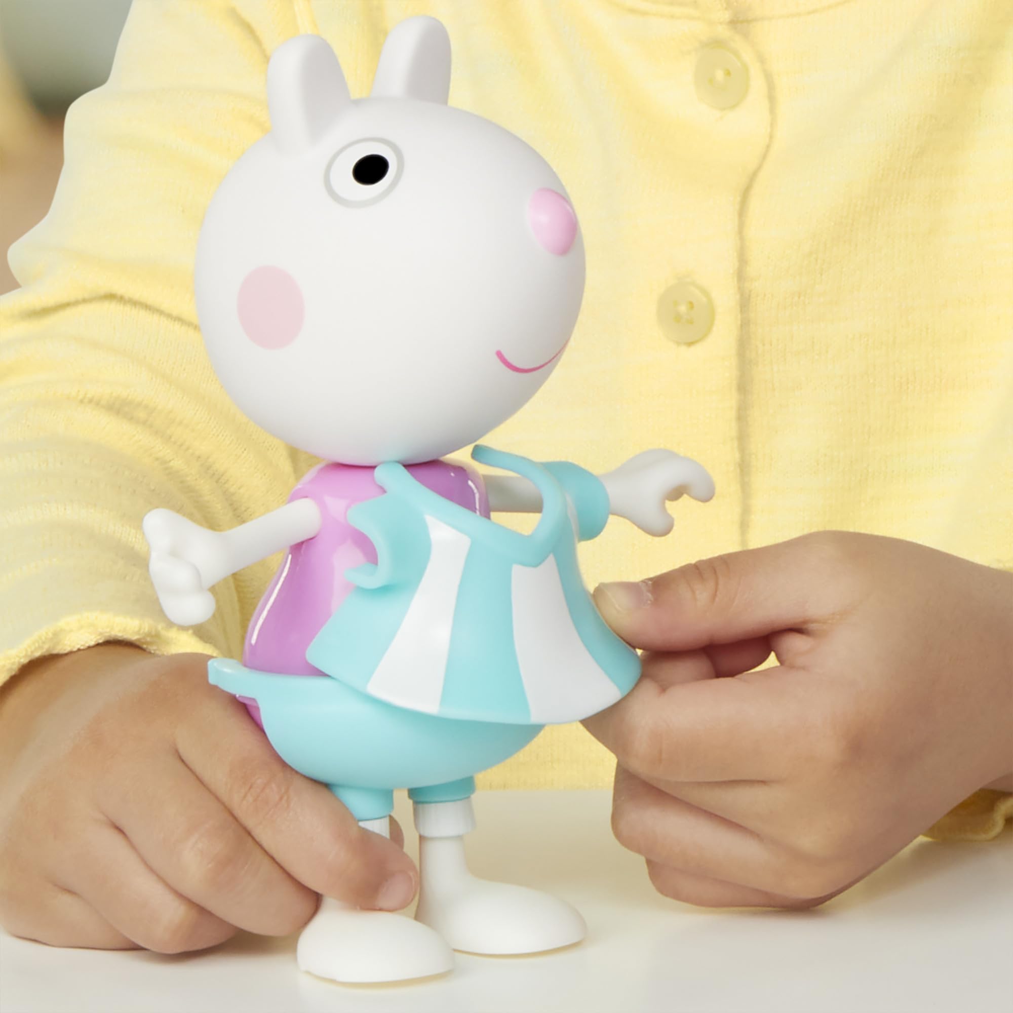 Peppa Pig Suzy Sheep 6-inch doll travels easily to daily adventures.