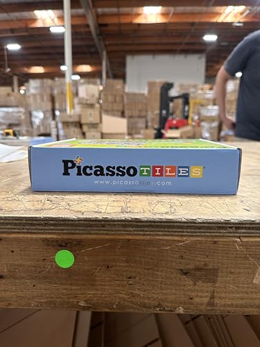 PicassoTiles street-sign-accessories support role-play and traffic storytelling.