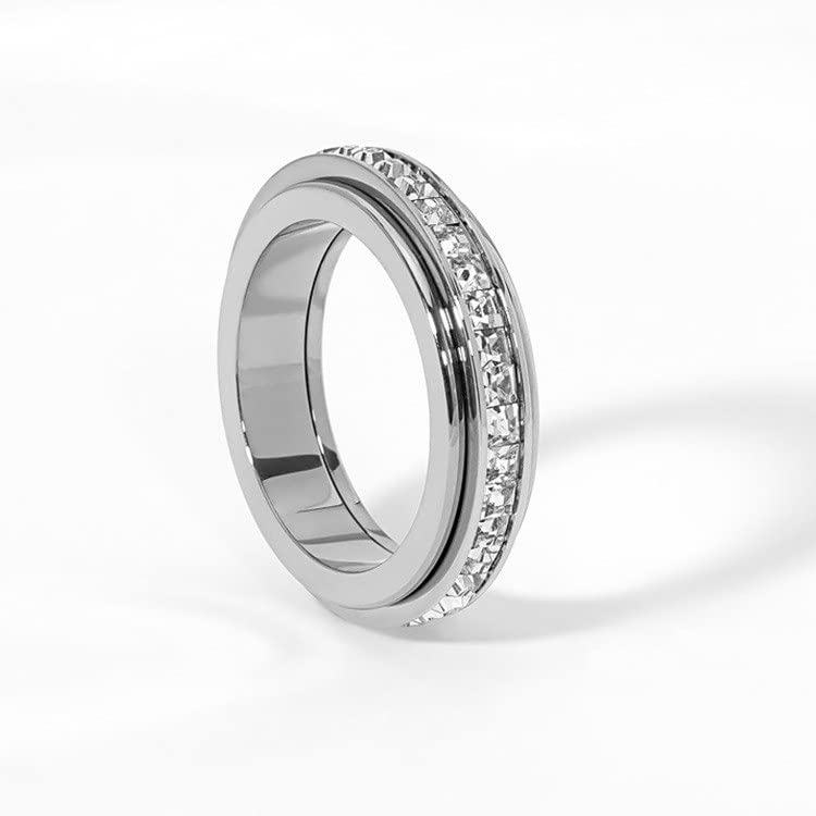 Pingyongchang anxiety ring on finger shows comfortable fit