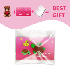Valentines day cards with Pinkiwine figures ready for gifting.