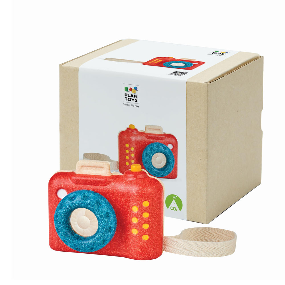 PlanToys My First Camera kaleidoscope lens sparks visual exploration and imagination.