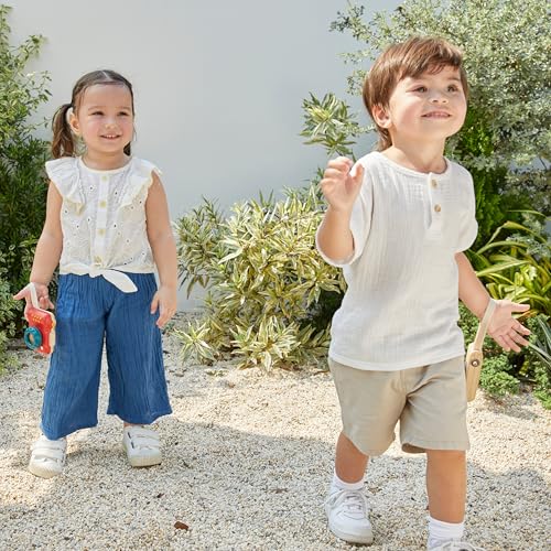 PlanToys My First Camera encourages independent exploration and sensory-rich pretend play.