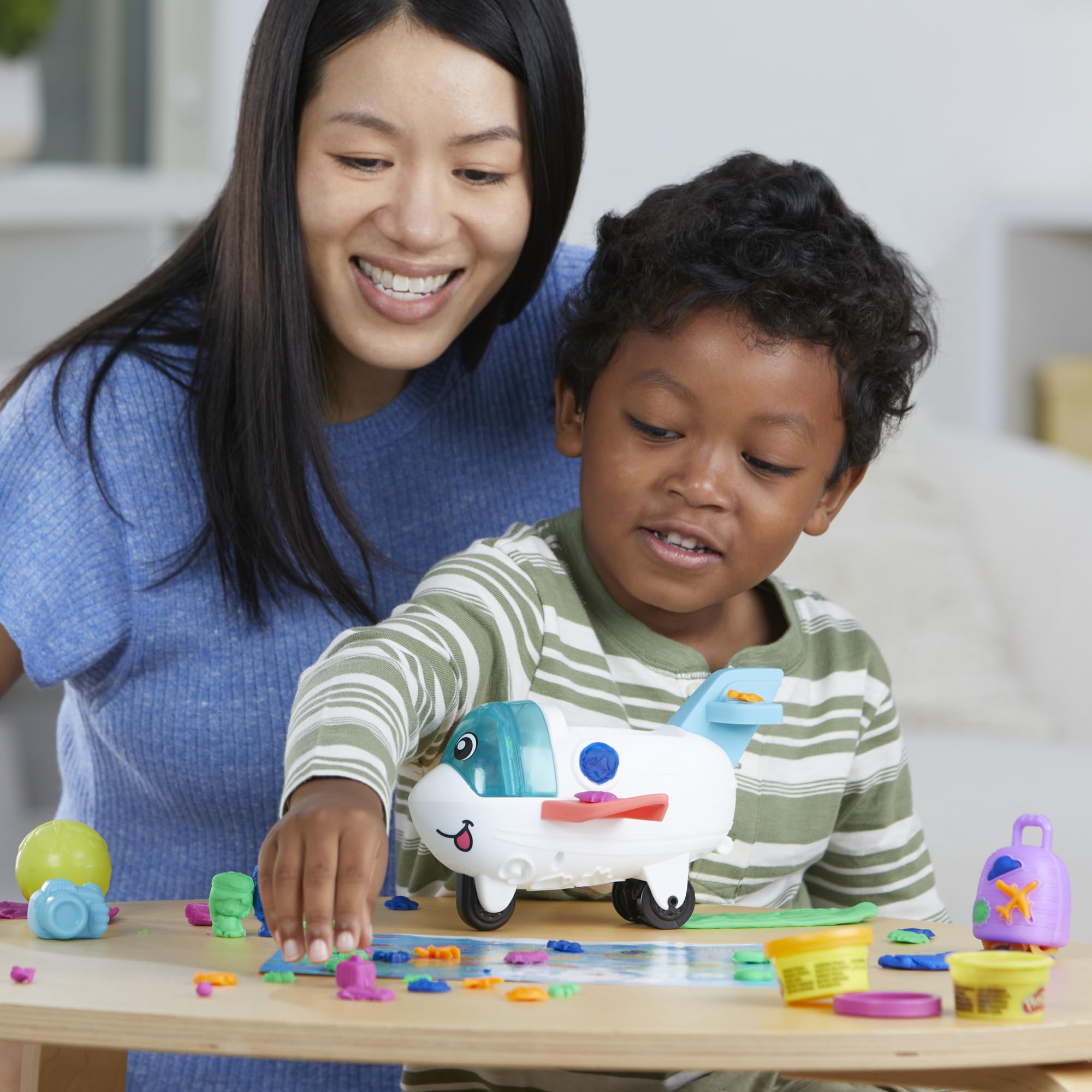 Play-Doh Airplane Explorer Set four colors boost creative play.