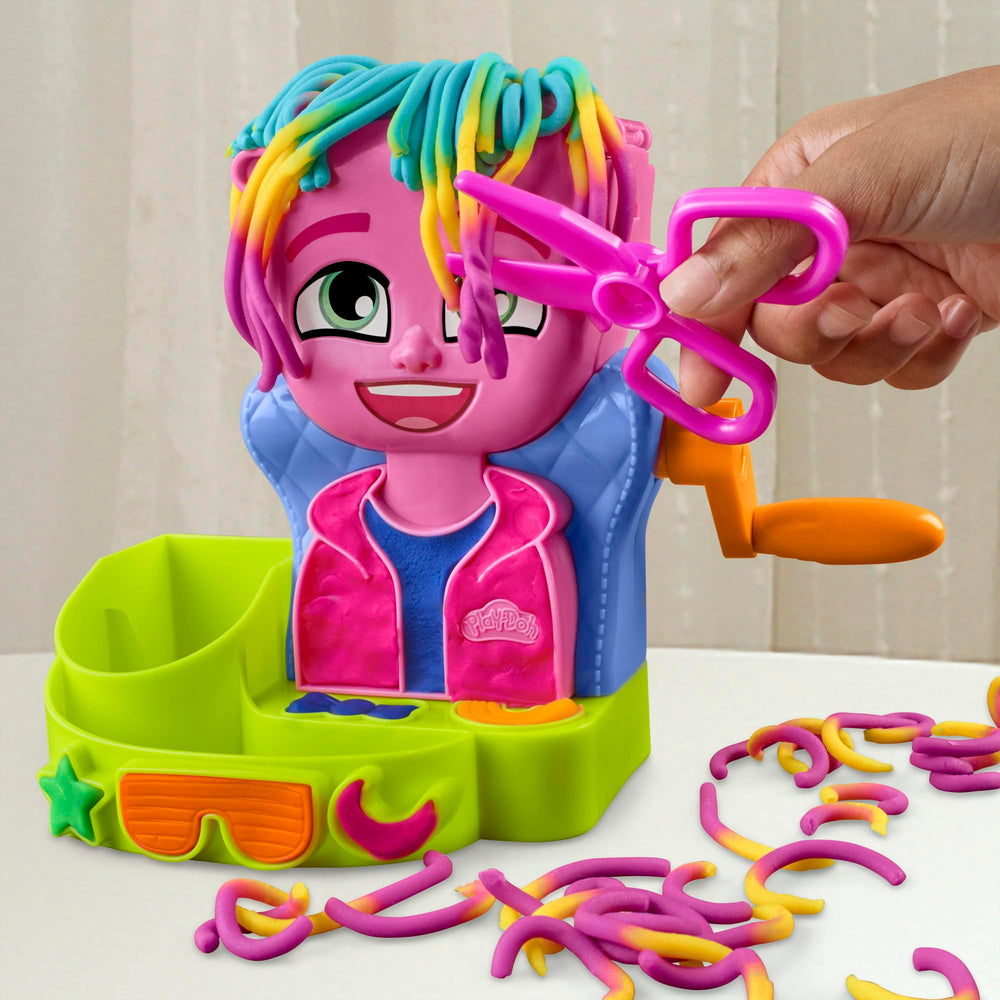 Play-Doh bun mold helps craft buns.