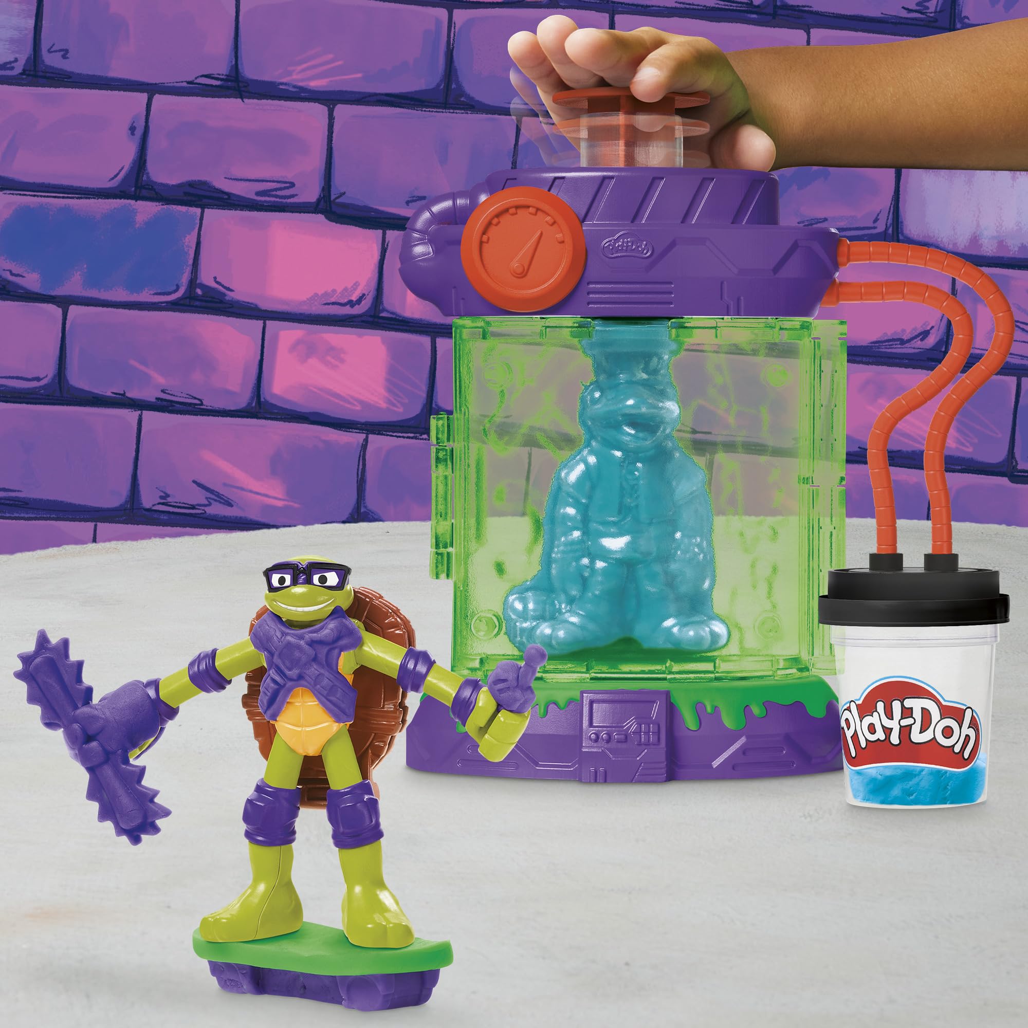 Donatello bendy figure adds flexible, tactile fun with Play-Doh.