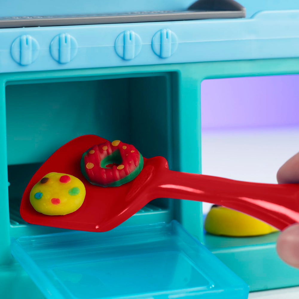 Play-Doh Kitchen Creations Busy Chef's Restaurant playset half-molds for toppings and sides