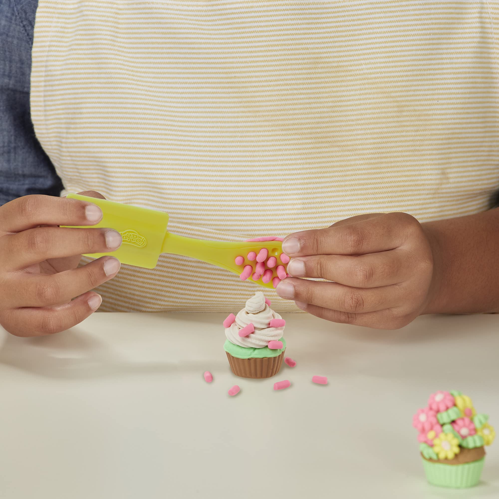 Play-Doh Kitchen Creations 15 cans pack with diverse colors