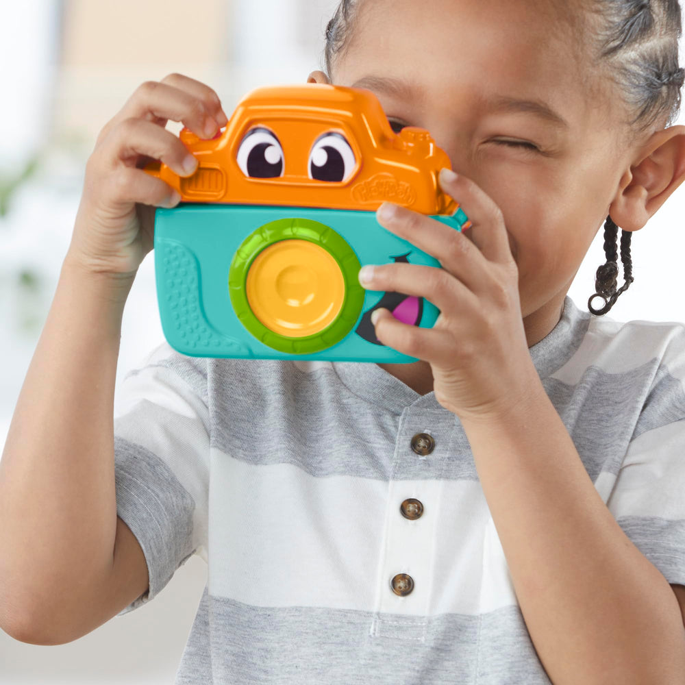 Play-Doh Photo Fun roller tool demonstrated for simple shaping
