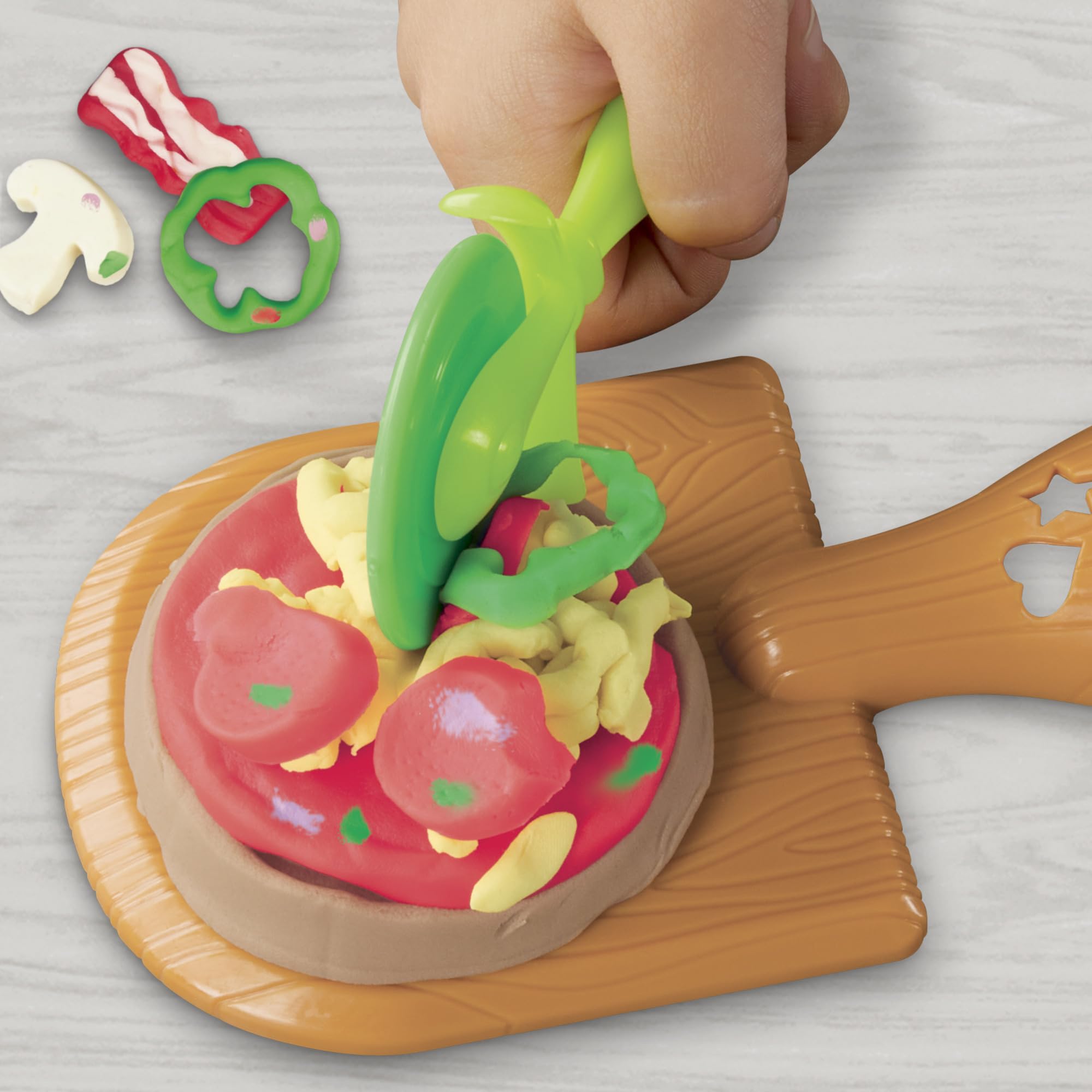 Play-Doh pizza box enables storytelling through pretend delivery