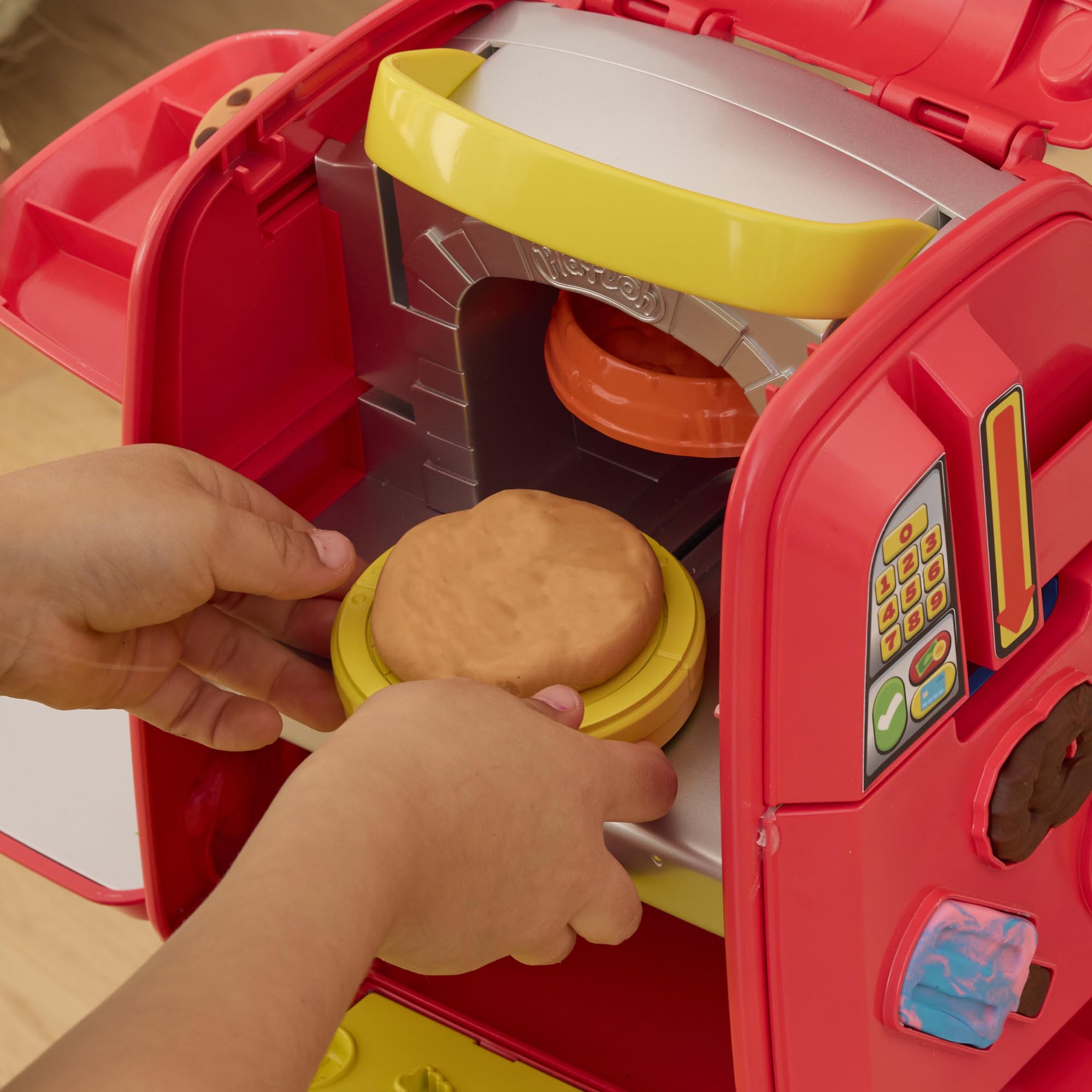 Play-Doh Pizza Delivery Scooter playset for kids 3 and up