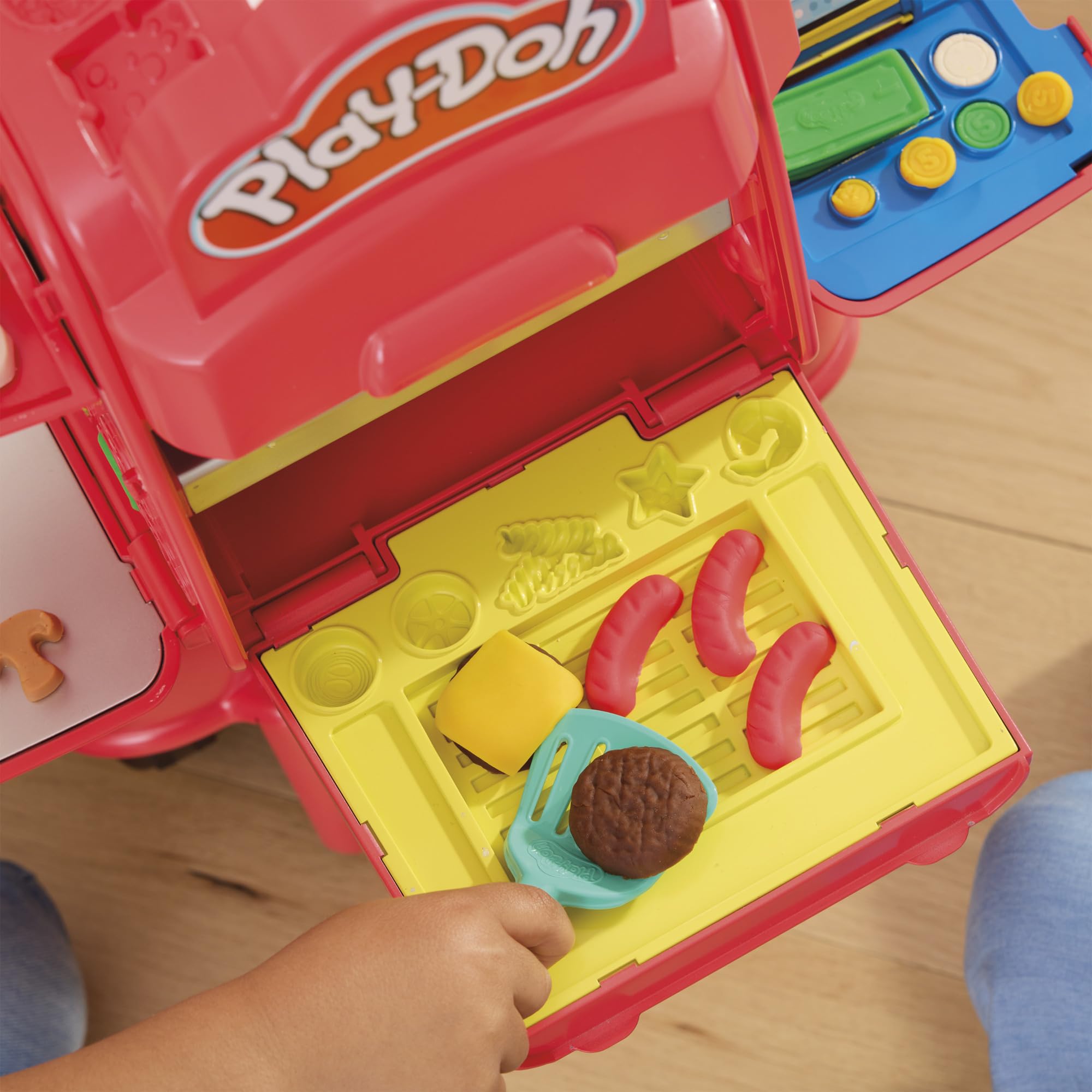 Play-Doh Pizza Delivery Scooter pizza box in side slot