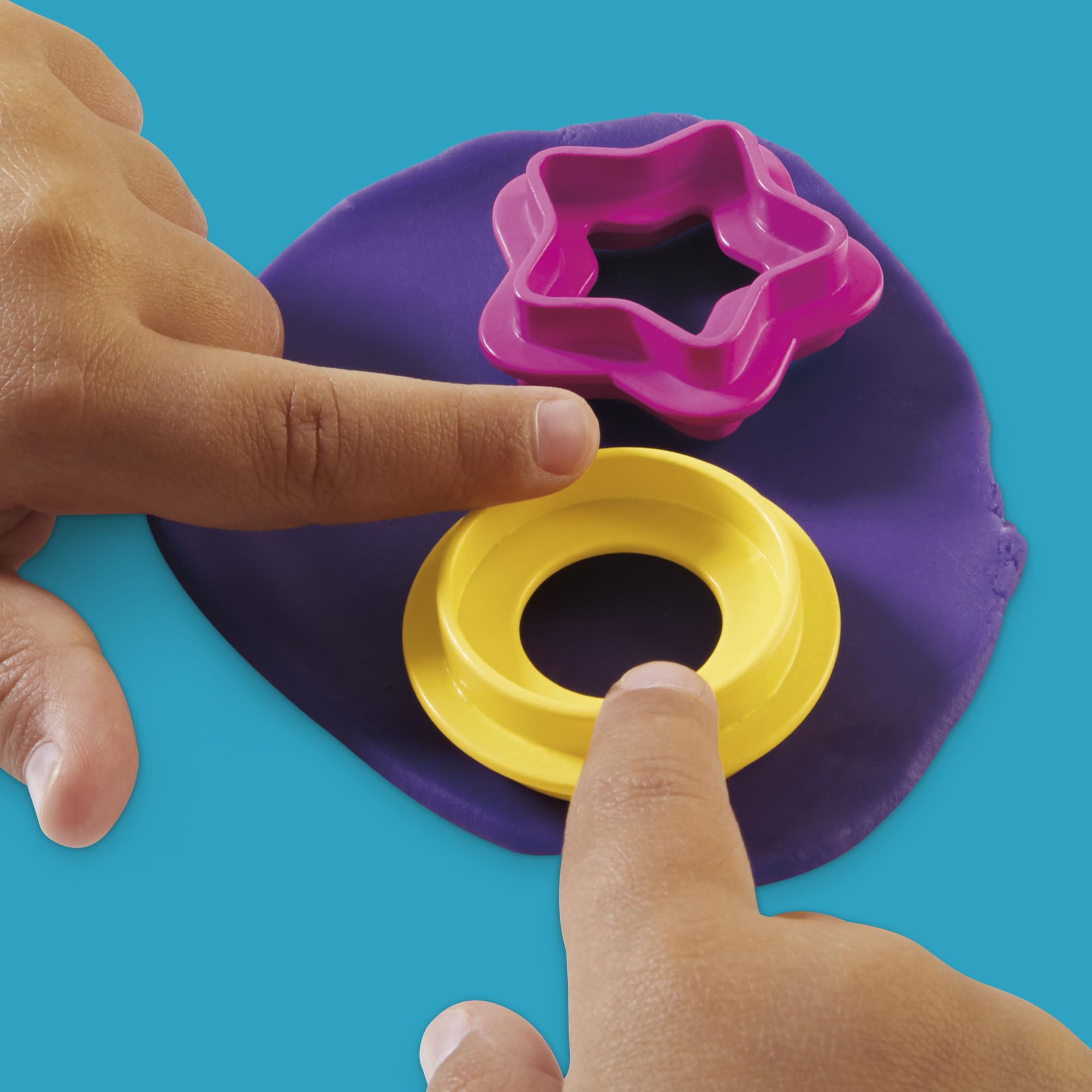 Play-Doh Shapes & Colors Dino Starter Set imaginative play scene inspires storytelling
