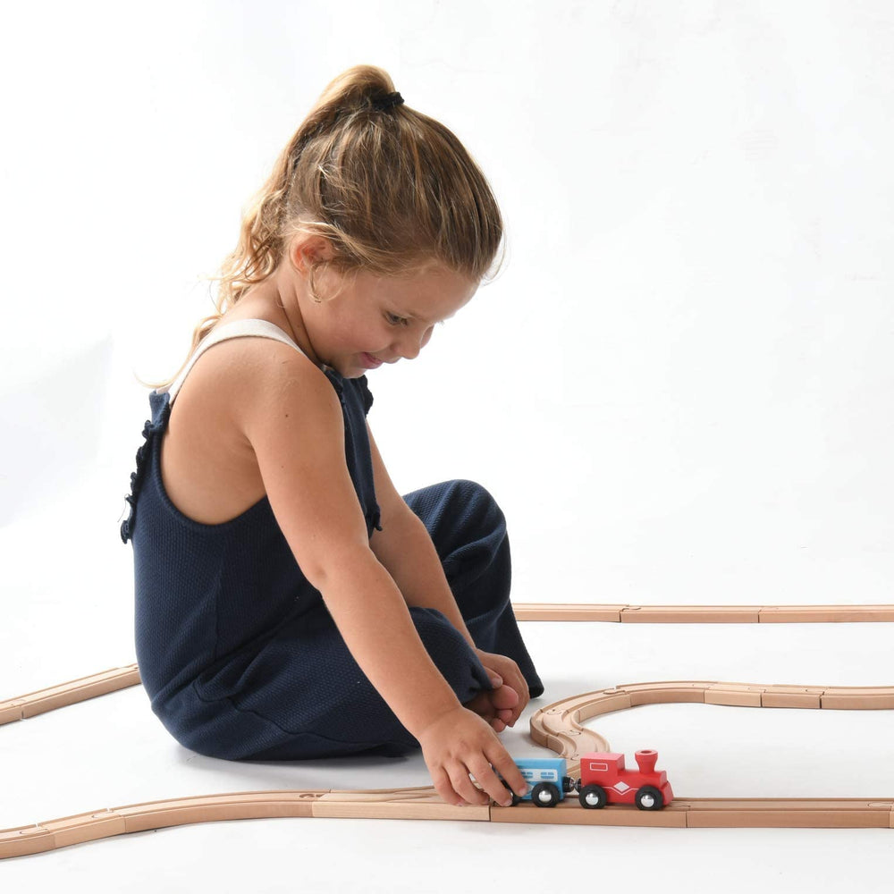Play22 straight tracks two inches for stable, simple layouts.