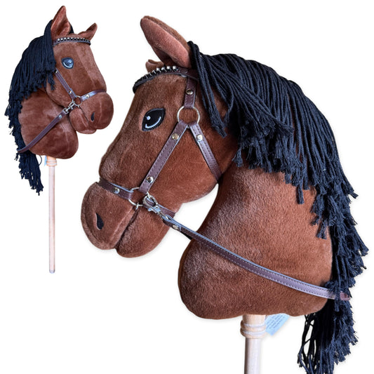 Playful Minds hobby horse head with show-quality details for performances