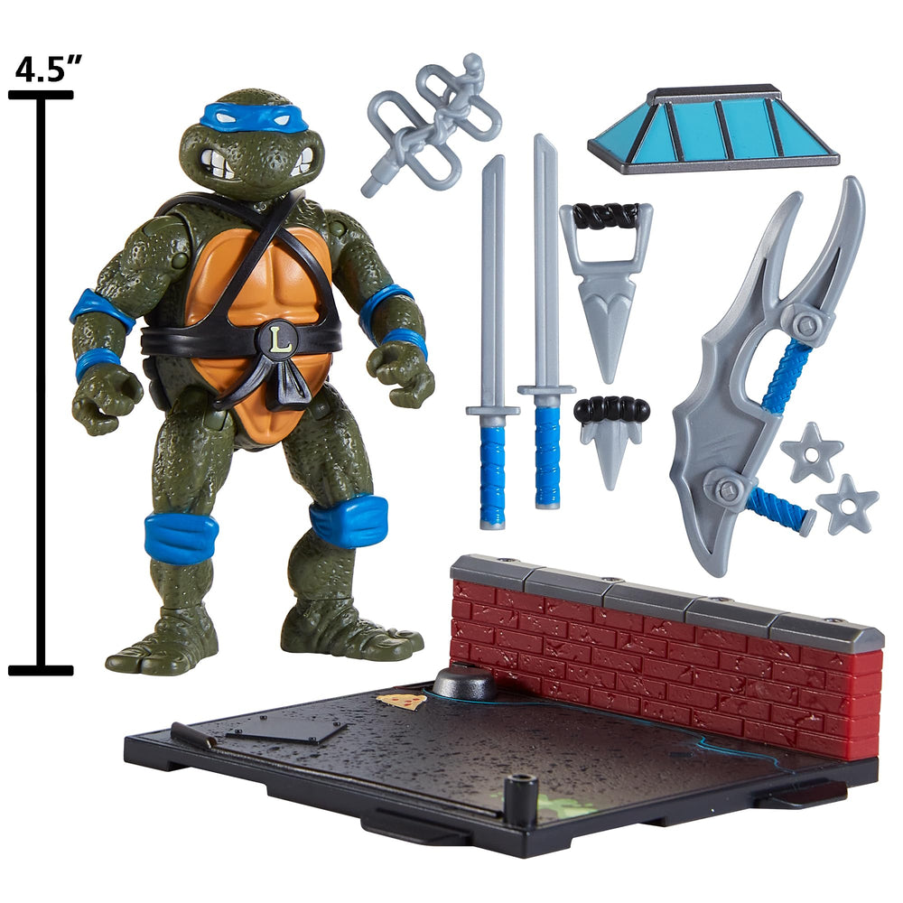 Playmates Toys Leonardo base attachment shown to enable expandable battle diorama.